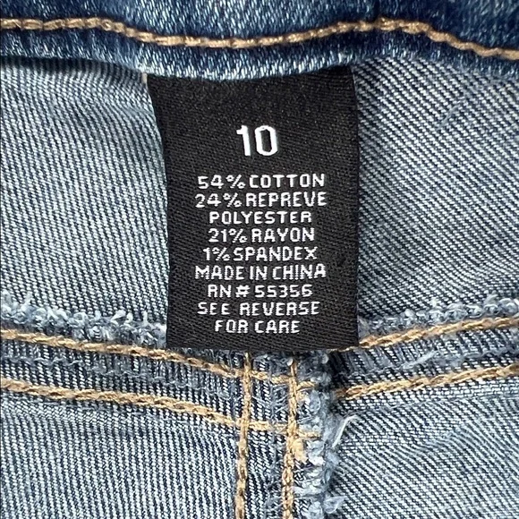 d. jeans Capri Jeans - Picture 3 of 7